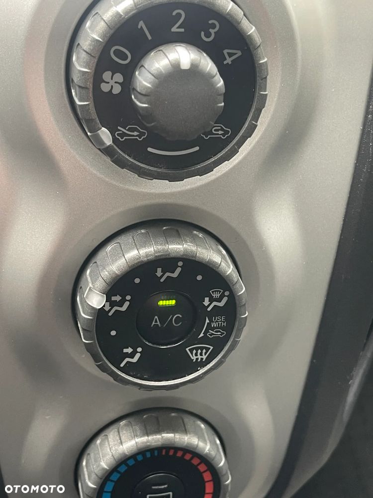 Toyota Yaris - 7