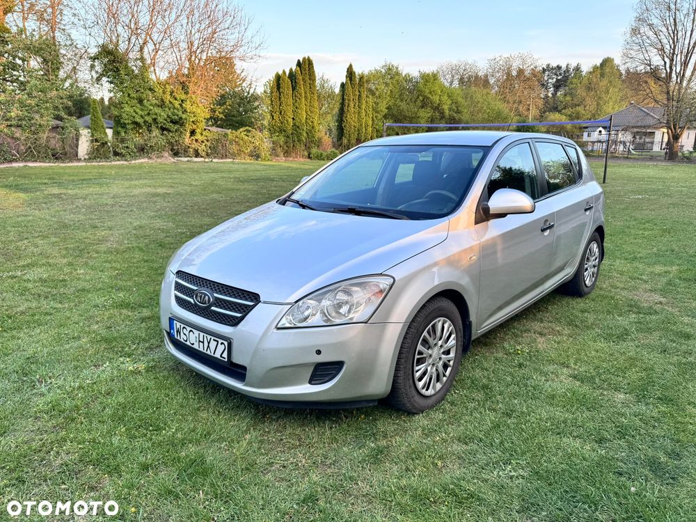Kia Ceed 1.6 Crdi Comfort - 1