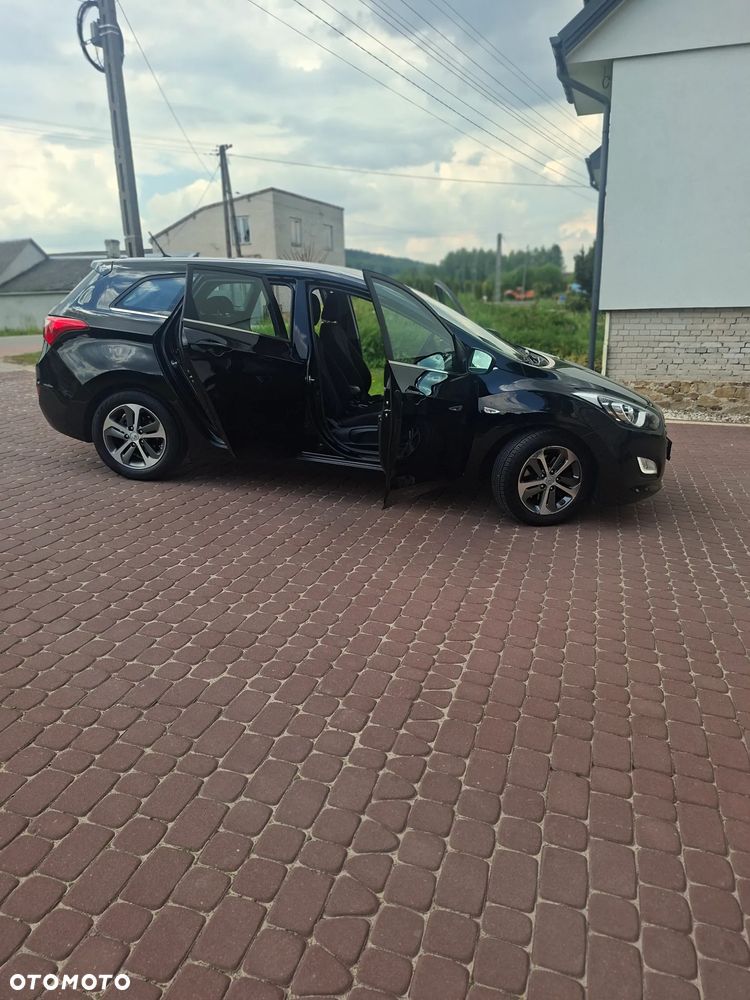 Hyundai i30 blue Kombi 1.6 GDi Style - 8