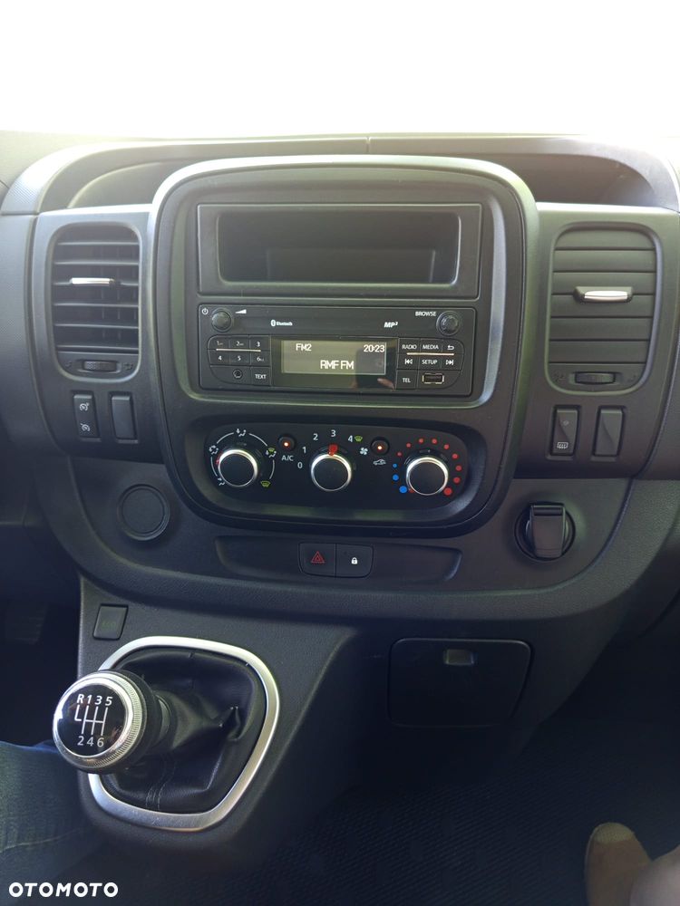 Nissan NV300 - 12
