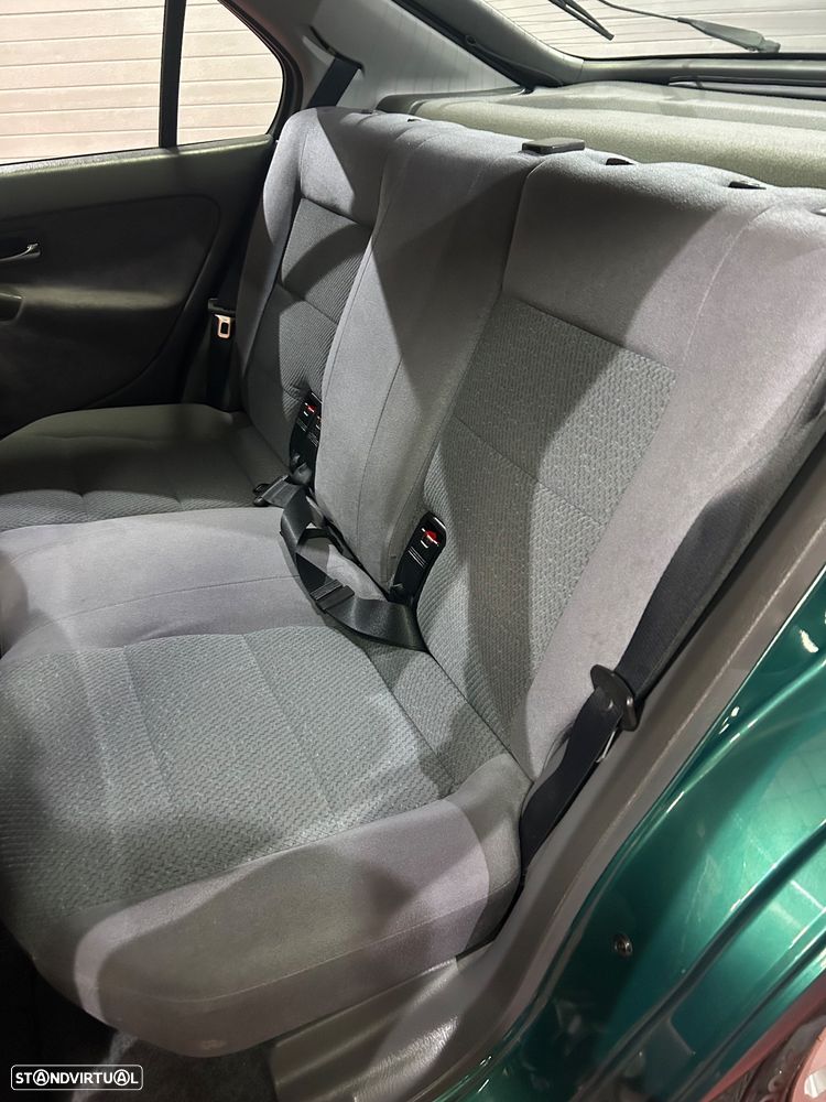 Honda Civic 1.4i - 10