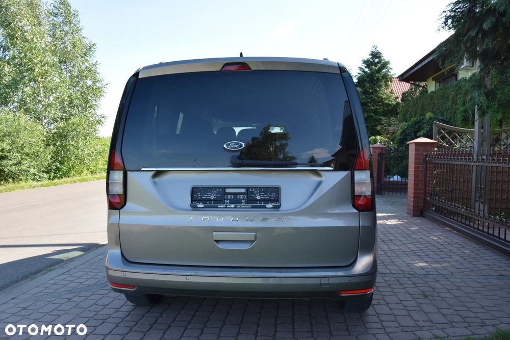 Ford Tourneo Connect 2.0 EcoBlue Allrad TITANIUM - 4