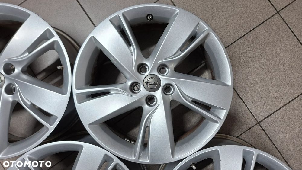 Felgi Aluminiowe 17 Opel Astra J 5x105 ET 42 - 8