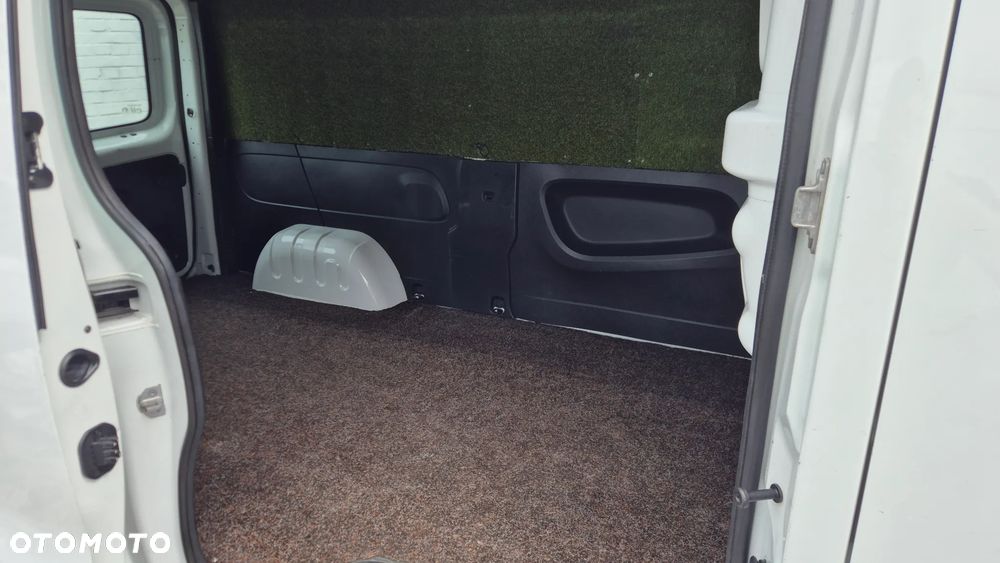 Renault TRAFIC - 8