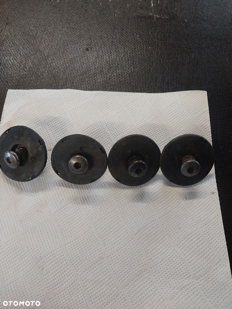 Mocowanie  fotela vw t4 - 1