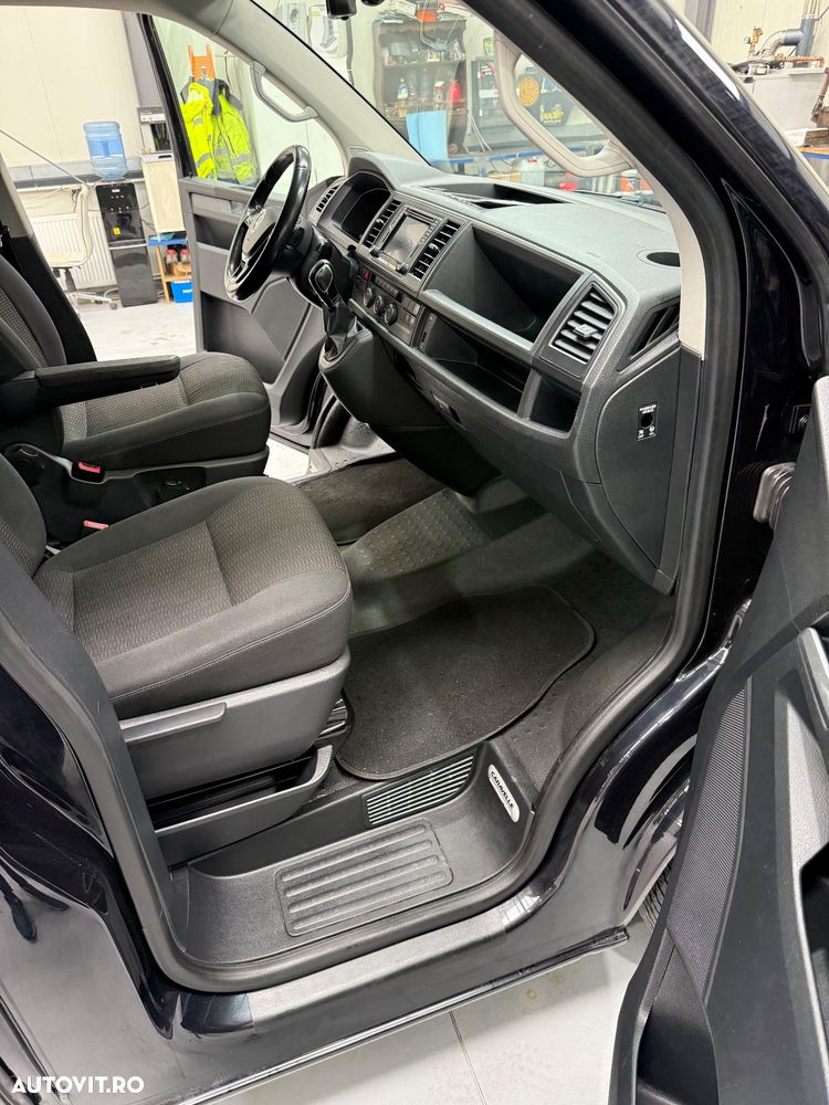 Volkswagen Caravelle - 8