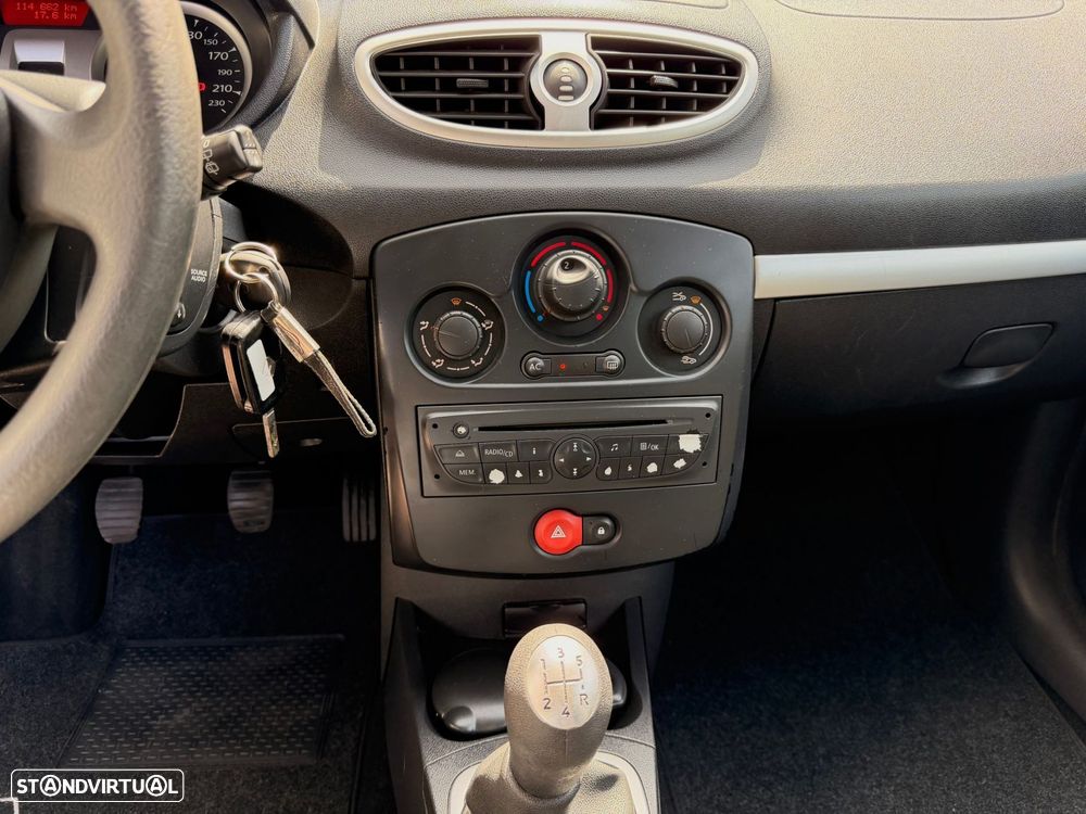 Renault Clio - 30
