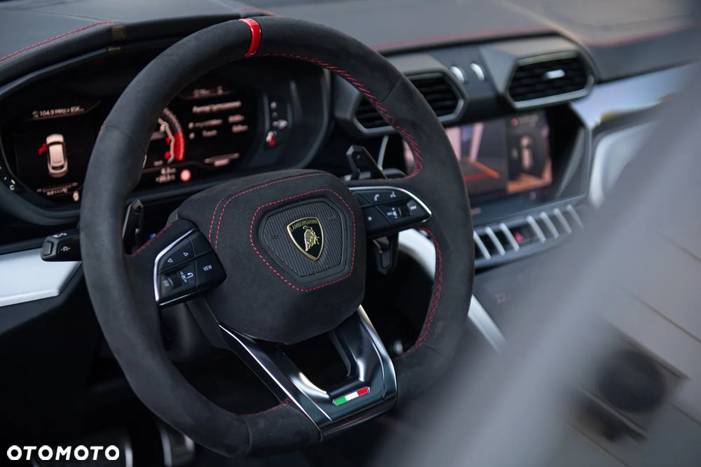 Lamborghini Urus Standard - 12