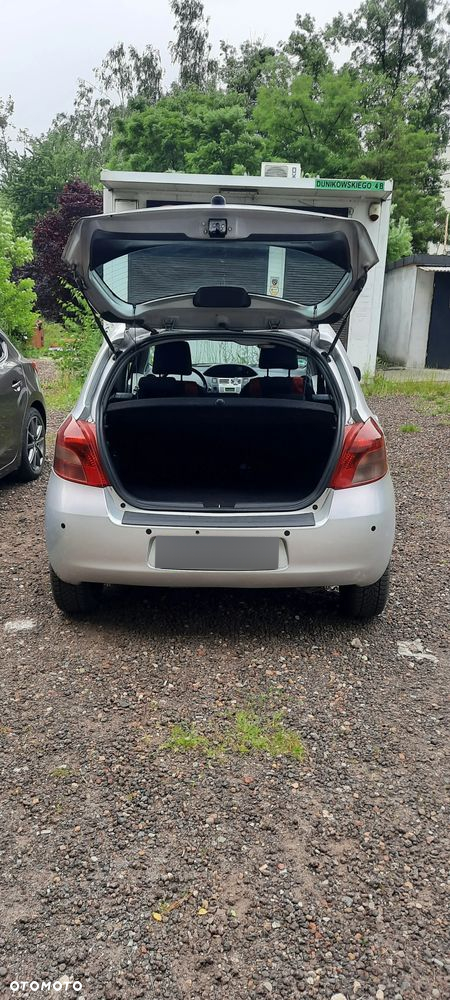 Toyota Yaris - 10