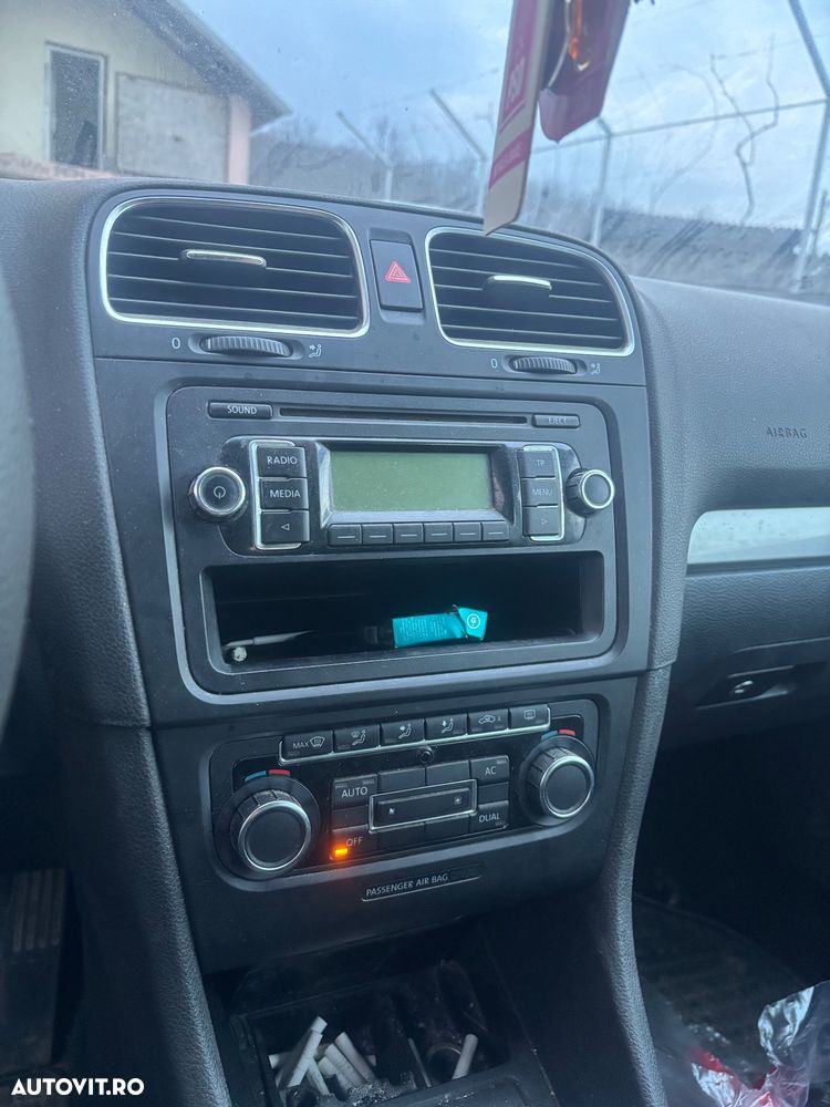 Volkswagen Golf - 10