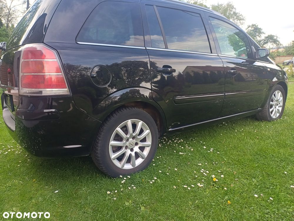 Opel Zafira - 8