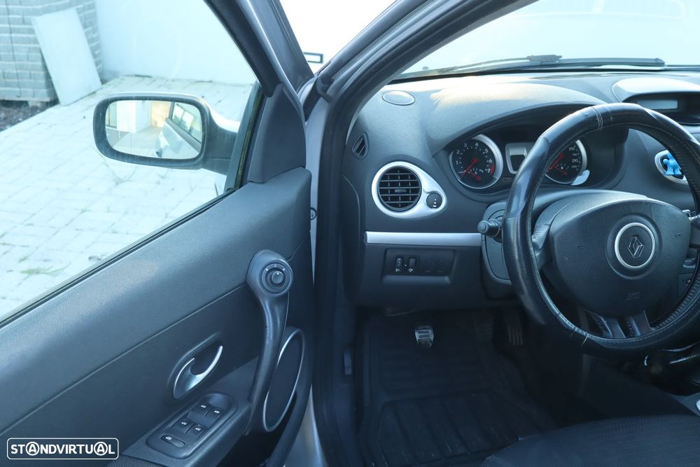 Renault Clio 1.2 16V Expression - 18