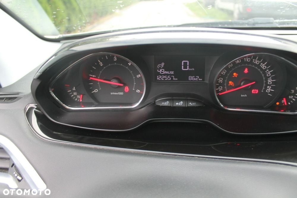 Peugeot 208 - 16