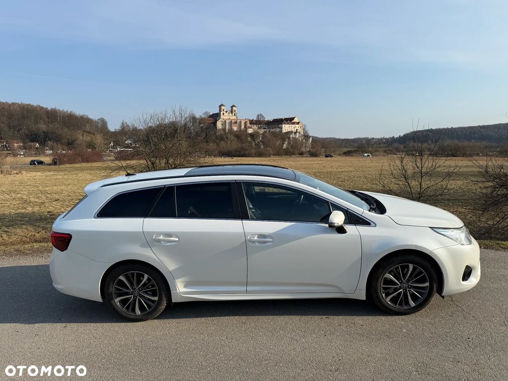 Toyota Avensis 2.0 D-4D Premium - 3