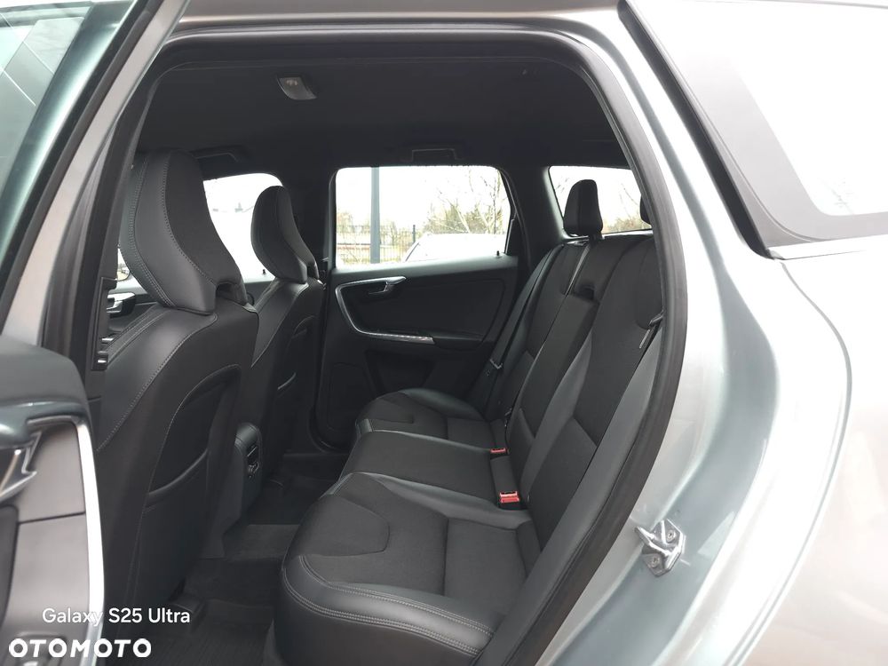 Volvo XC 60 D4 Momentum - 25