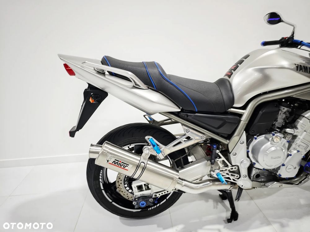 Yamaha FZS - 10