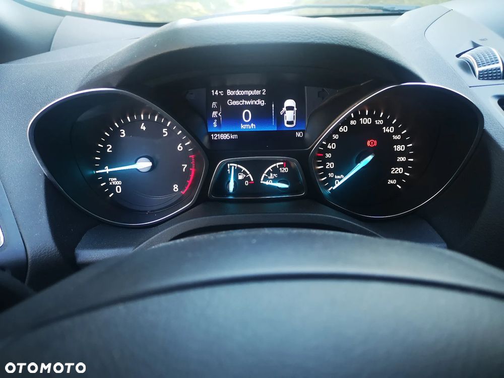 Ford Kuga - 10