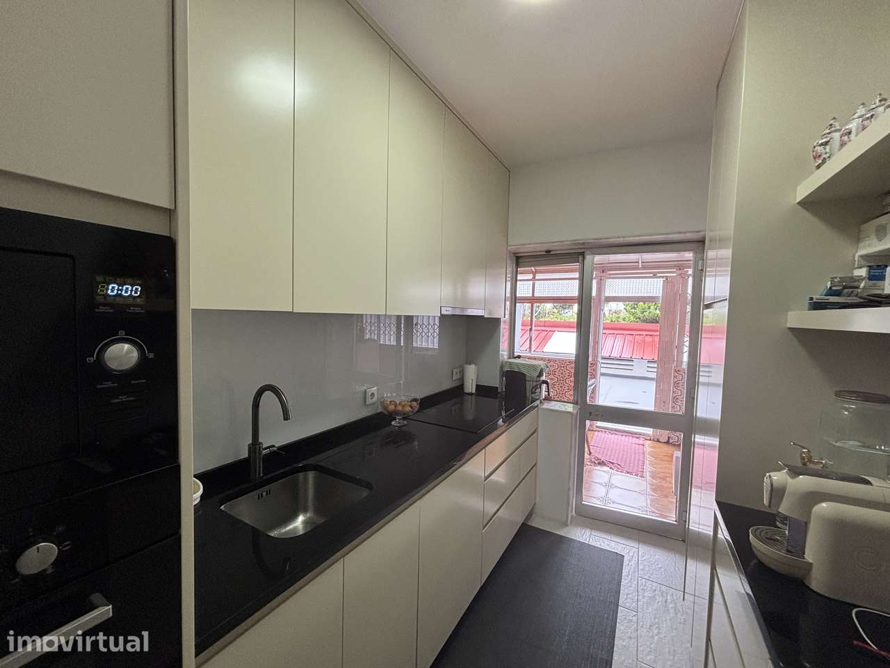 Excelente T3 com Terraço Privativo e Localização Central - Grande imagem: 2/18