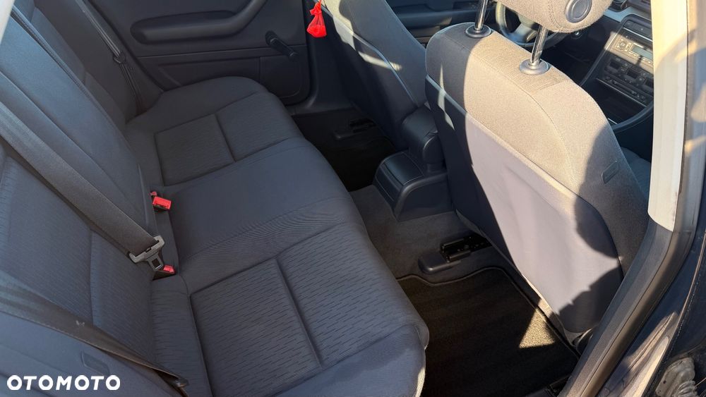 Audi A4 Avant 1.6 - 7
