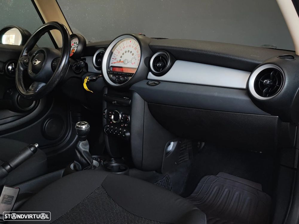 MINI 3 Portas One D - 26