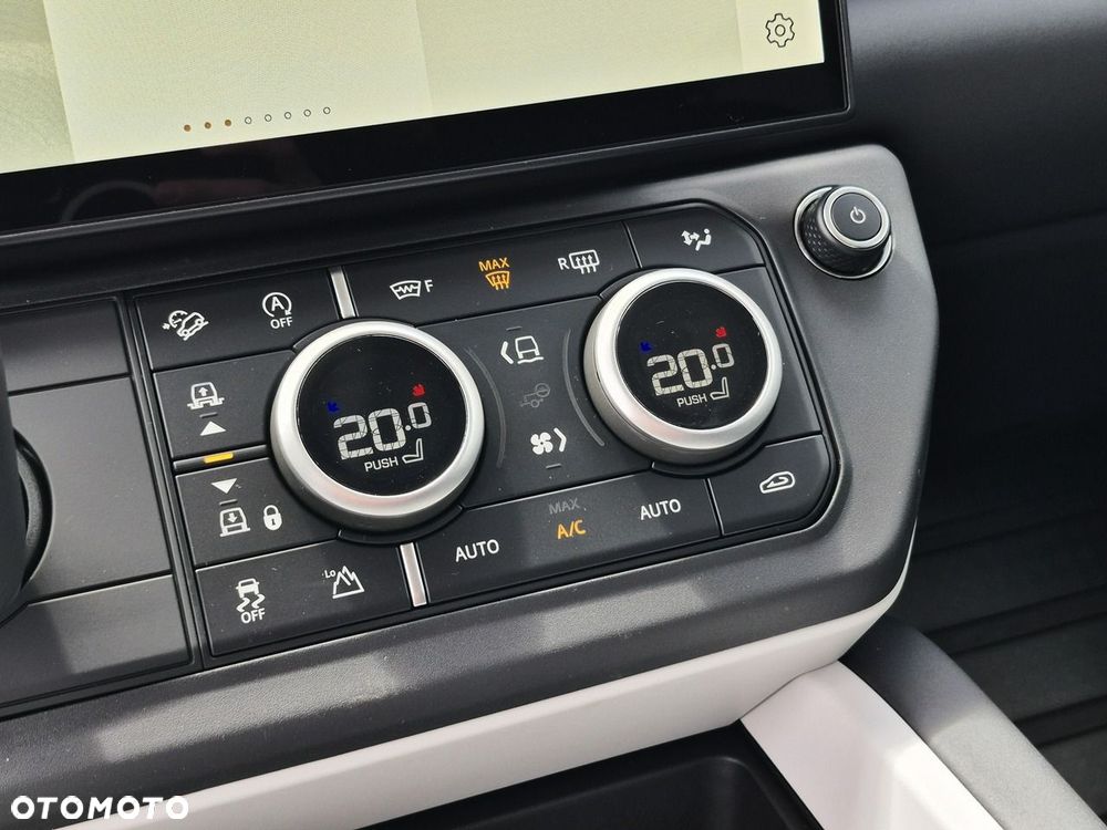 Land Rover Defender 110 D200 S - 35