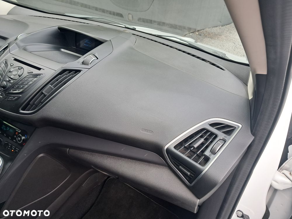 Ford Kuga 2.0 TDCi 2x4 Titanium - 33