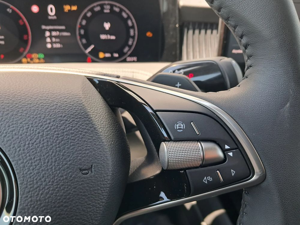 Skoda Superb 2.0 TDI SCR Selection DSG - 22