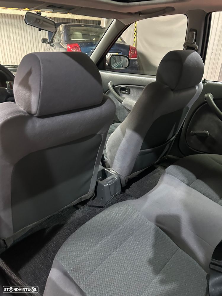 Honda Civic 1.4i - 16