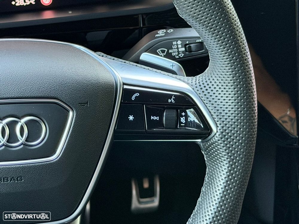 Audi Q8 e-Tron 50 quattro S line - 34