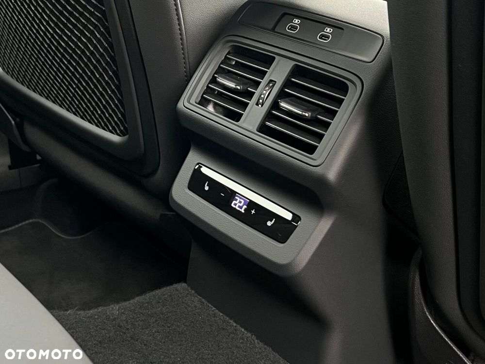 Audi Q5 Sportback - 14