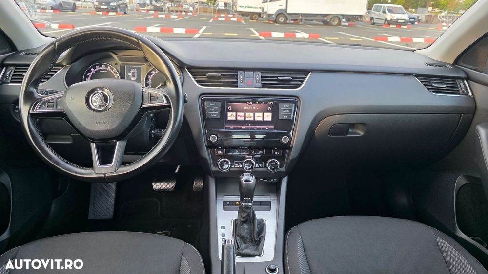 Skoda Octavia 2.0 TDI DSG Ambition - 5