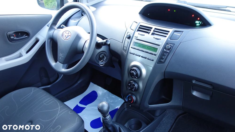 Toyota Yaris 1.33 Luna - 30
