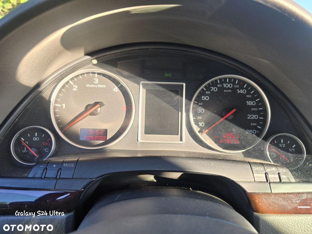 Audi A4 Limousine - 8