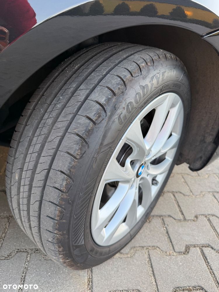 BMW Seria 2 218d - 16