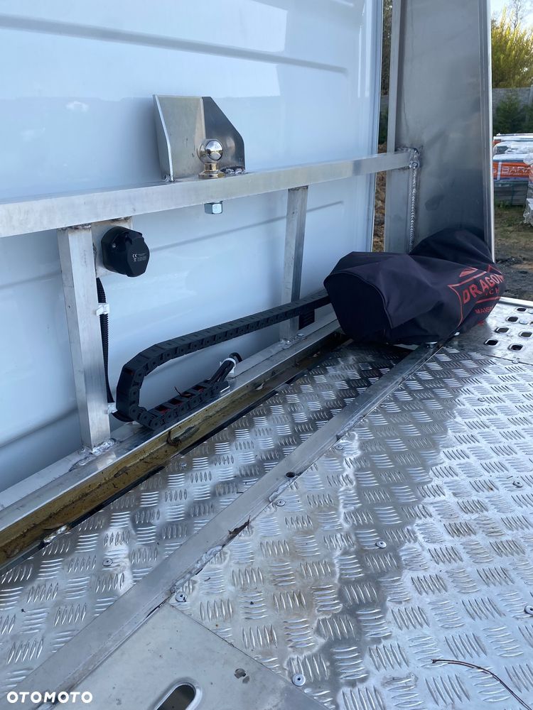 Mercedes-Benz Sprinter - 8