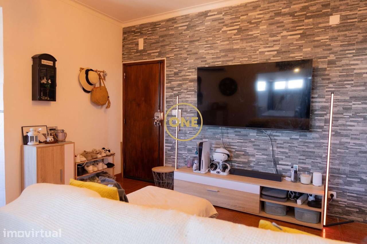 Apartamento T1+1 remodelado | Vista desafogada | Arrecadação em Évora - Grande imagem: 3/23