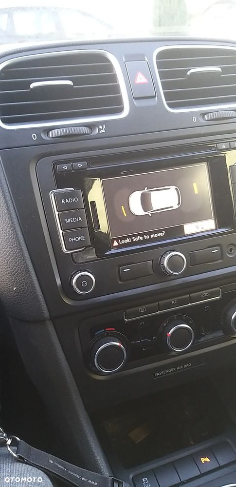 Volkswagen Golf 1.6 TDI DPF Highline - 23