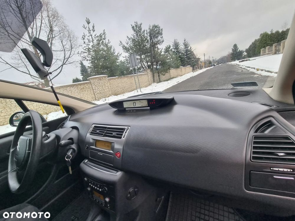 Citroën C4 1.4 16V Impress - 8