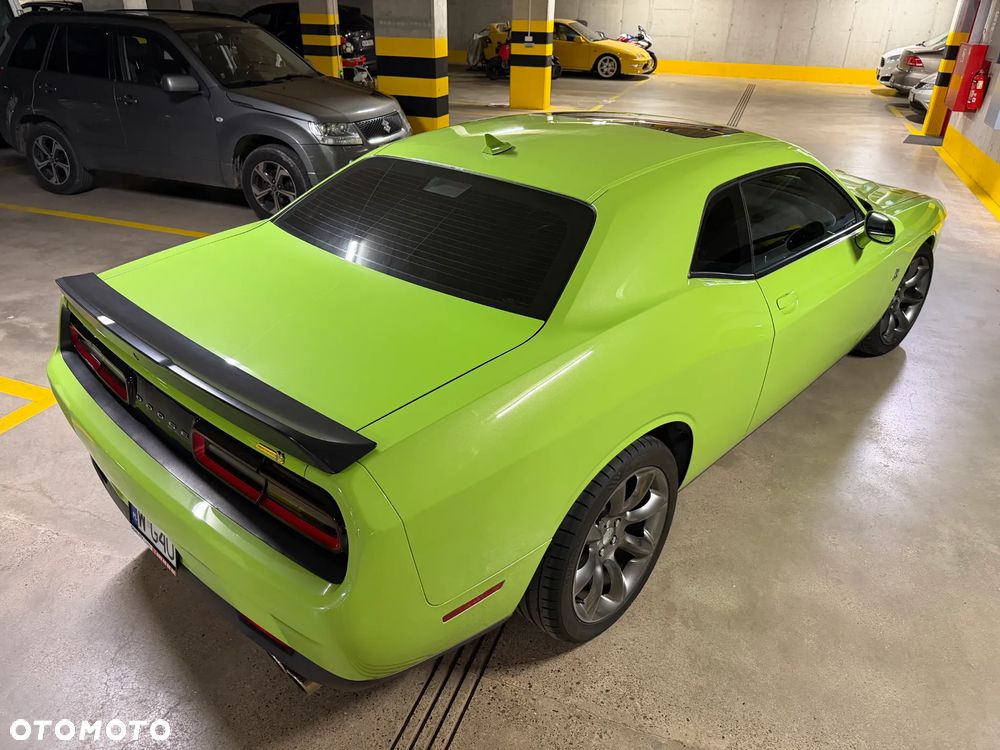Dodge Challenger - 20