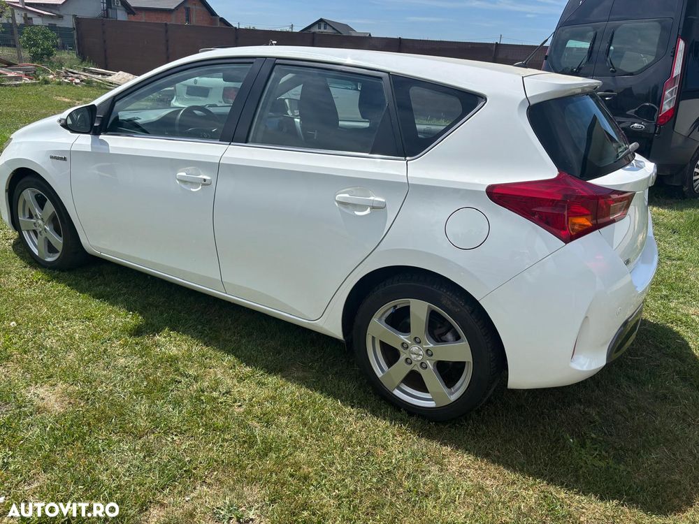 Toyota Auris - 5