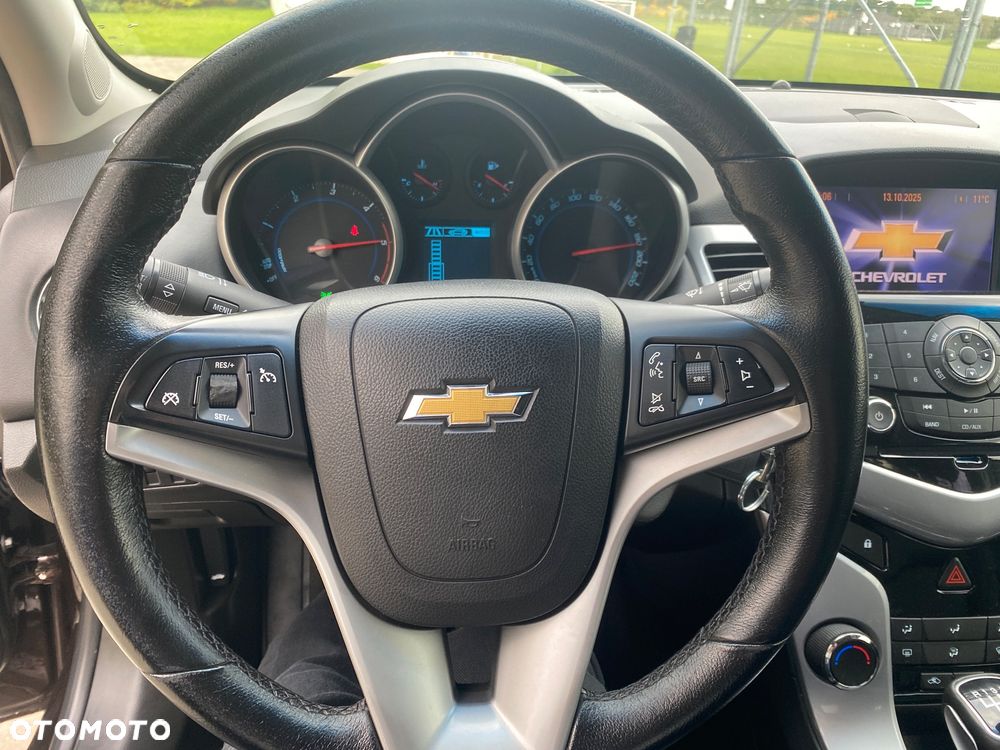 Chevrolet Cruze 1.7 LT - 16