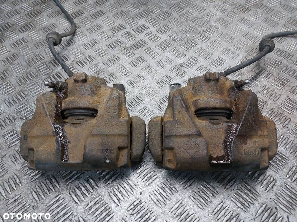 TARCZE HAMULCOWE PRZÓD + KLOCKI + ZACISKI RENAULT MEGANE III 1.6 16V - 7