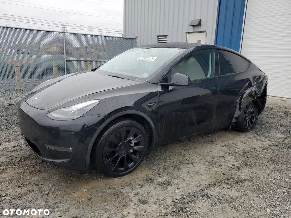 Tesla Y Long Range Dual Motor AWD - 11