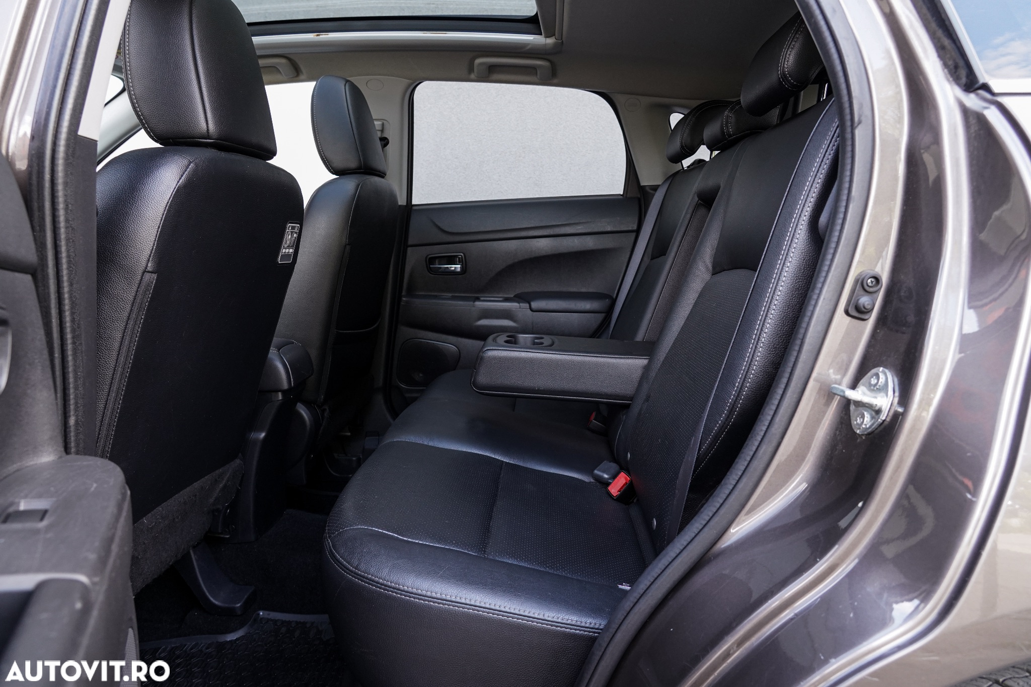 Mitsubishi ASX 1.8 DI-D 4WD Instyle - 24