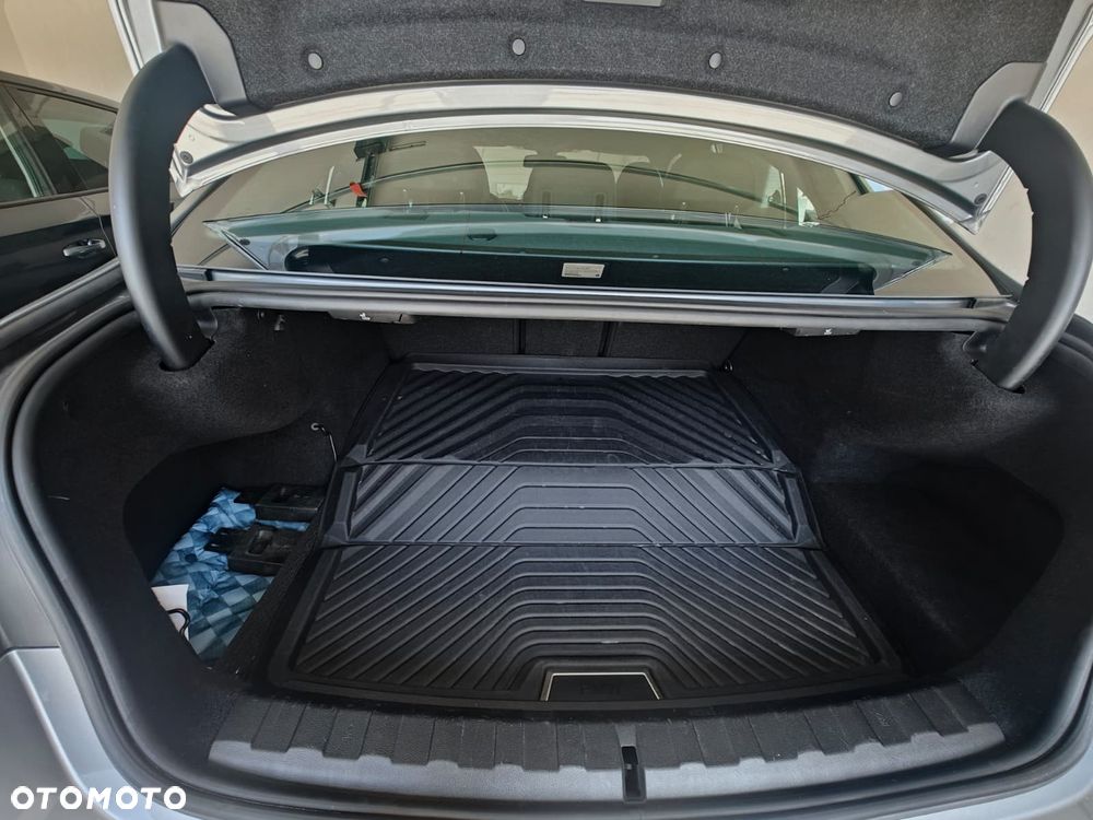 BMW Seria 3 330e M Sport - 30