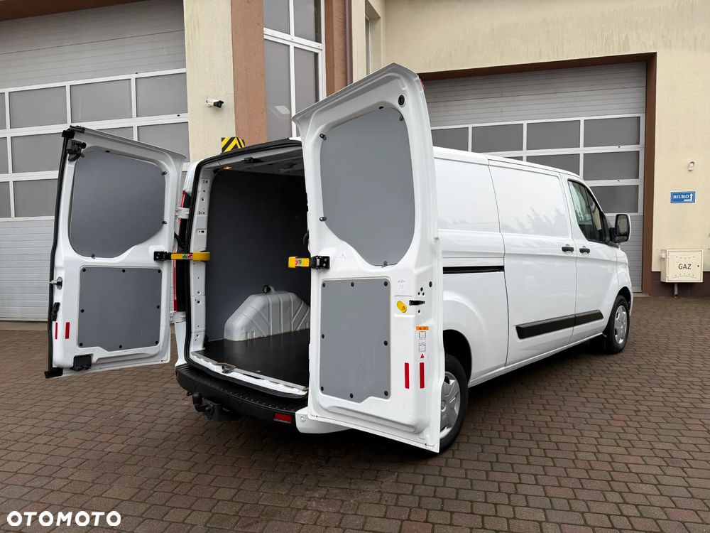 Ford Custom L2H1 - 10