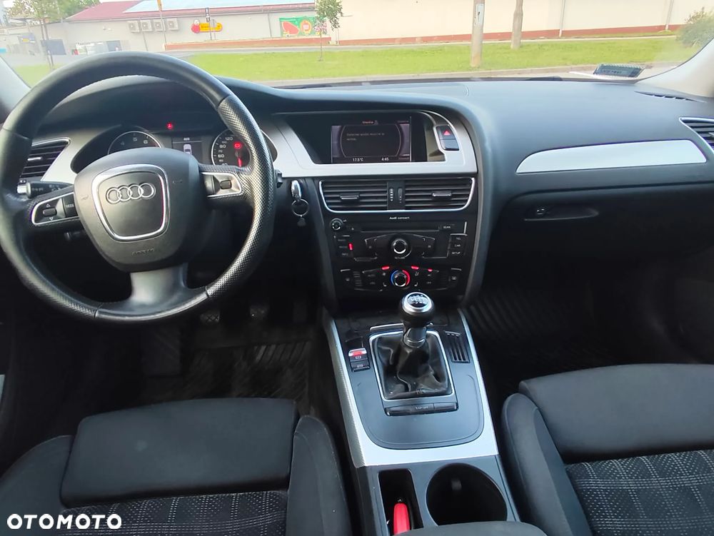 Audi A4 Limousine - 3