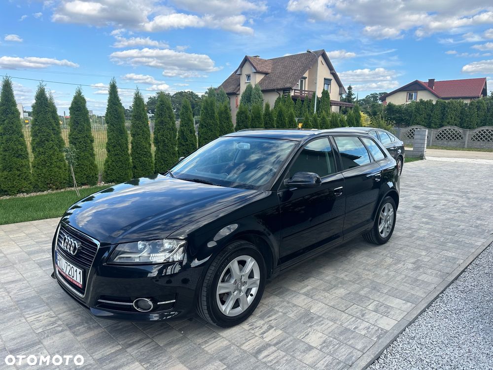 Audi A3 Sportback 1.6 TDI DPF Ambiente - 2