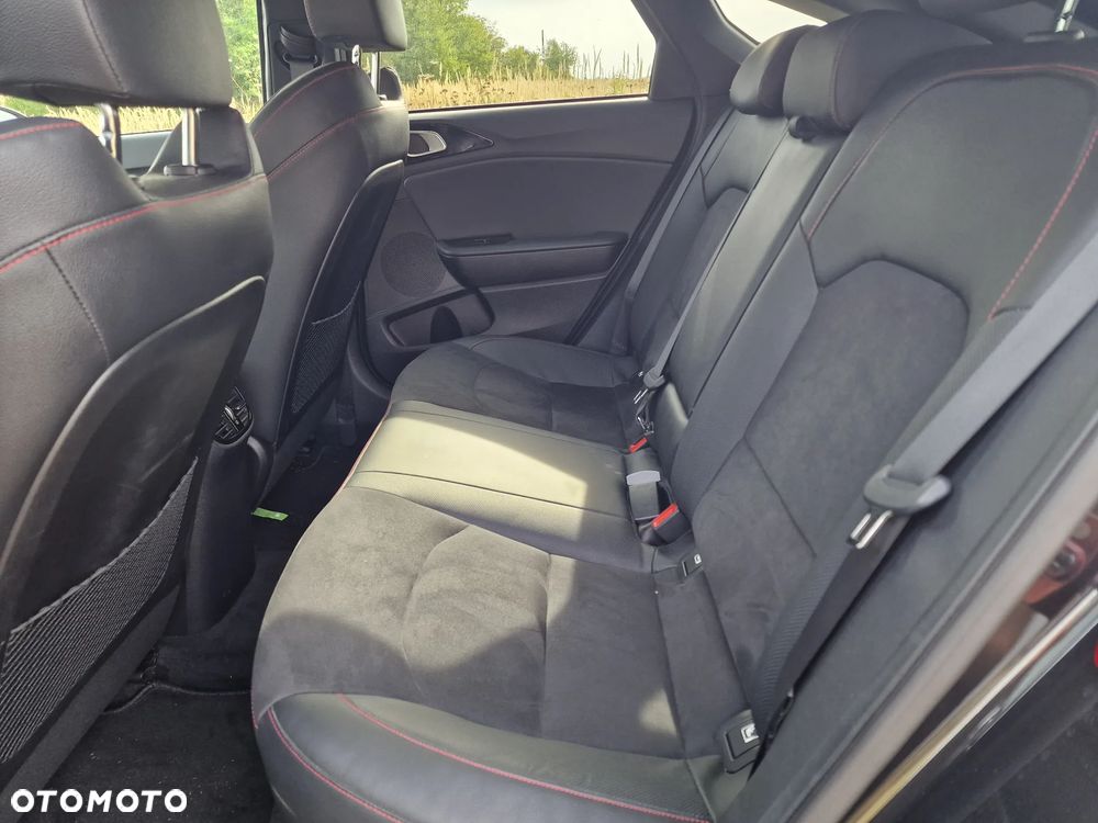 Kia ProCeed 1.6 T-GDI GT DCT - 17
