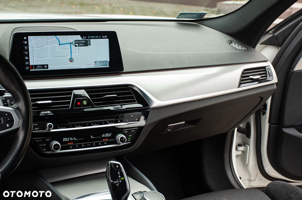 BMW Seria 5 520d xDrive M Sport sport - 24